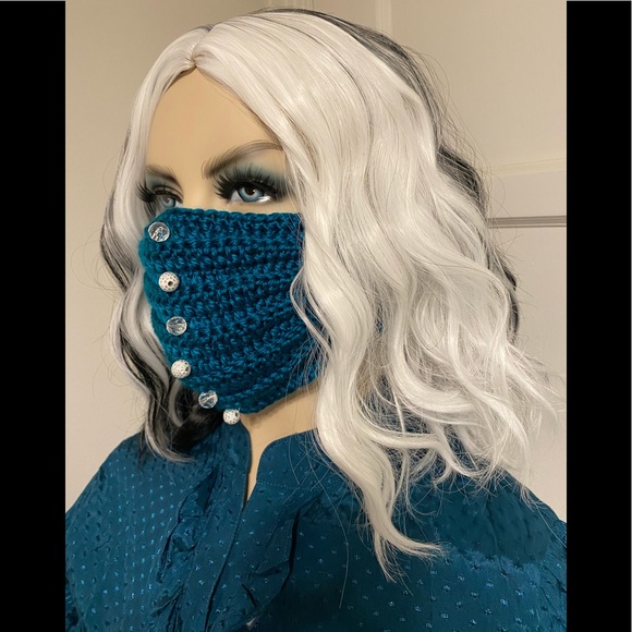 Decorative Hand-knitted Face Mask - Picture 3 of 8